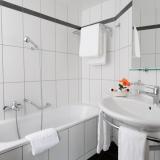 Bathroom Hotel Eden Geneve